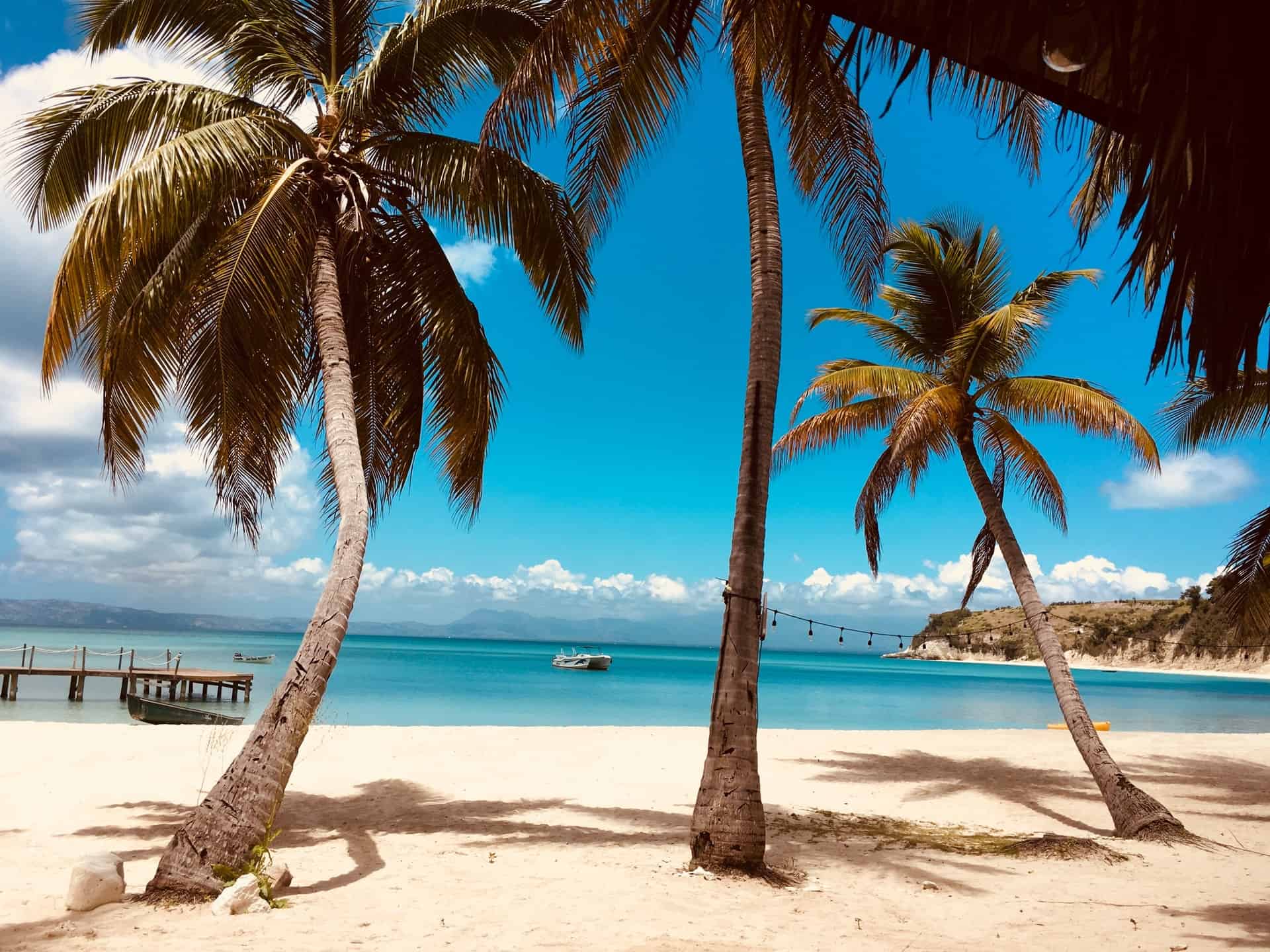 Piękne plaże i moc atrakcji, czyli co warto zwiedzić na Karaibach?