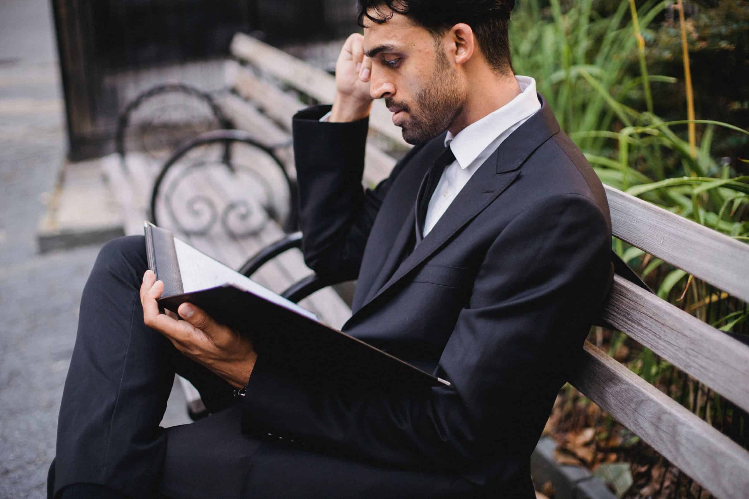 Elegancki strój na rozmowę o pracę – co powinien ubrać mężczyzna?