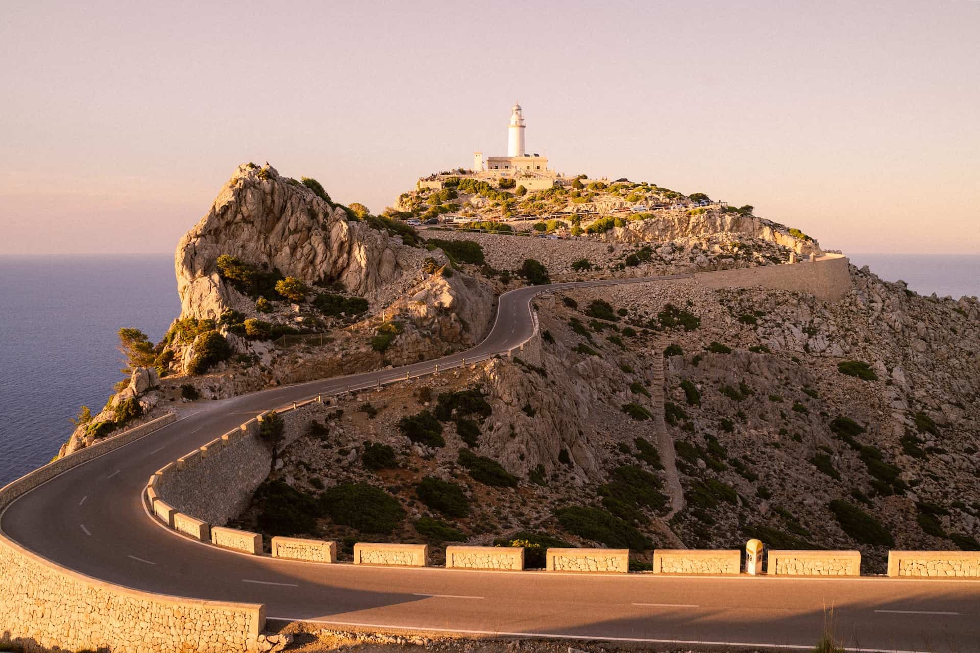 Luksusowe wakacje na Majorce – oto niezapomniane atrakcje
