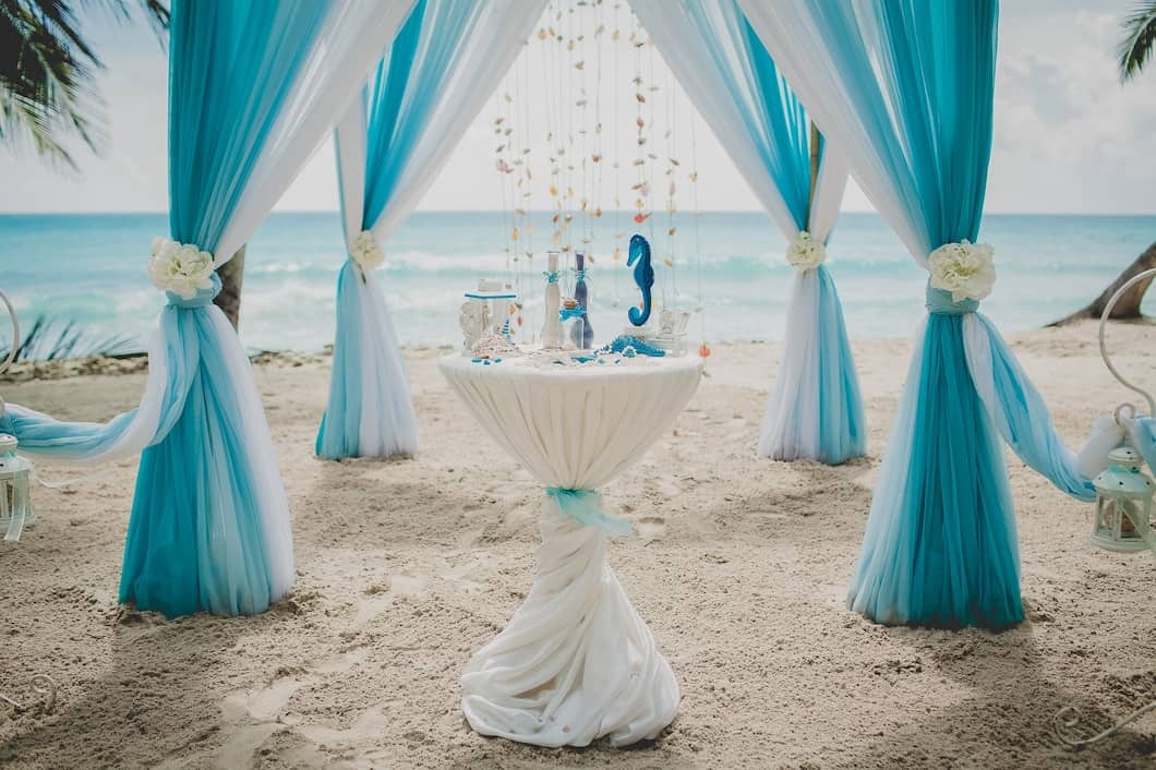 Jak wybrać idealne miejsce na przyjęcie weselne z widokiem na morze?