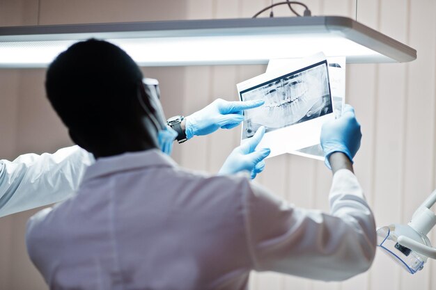 Innowacje w stomatologii cyfrowej: jak nowoczesne technologie zmieniają leczenie zębów