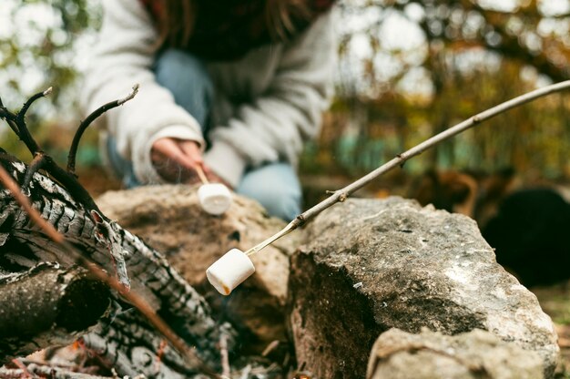 Jak przygotować się do bezpiecznej i udanej wyprawy survivalowej?